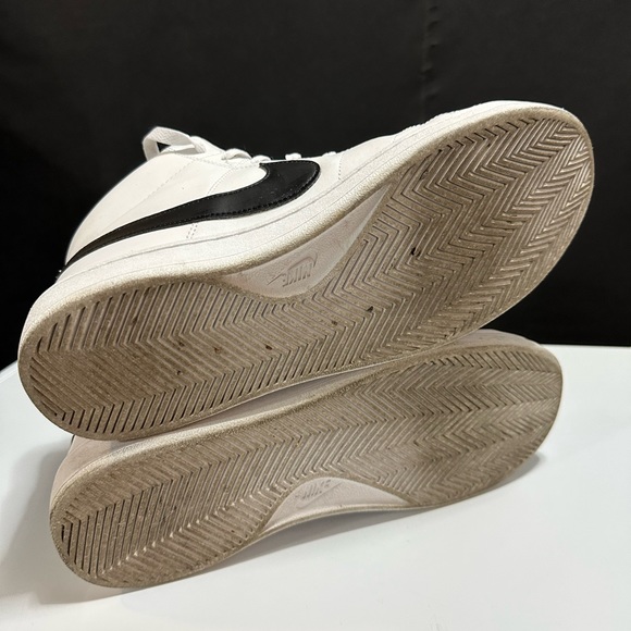 Nike size 9 - Picture 5 of 5